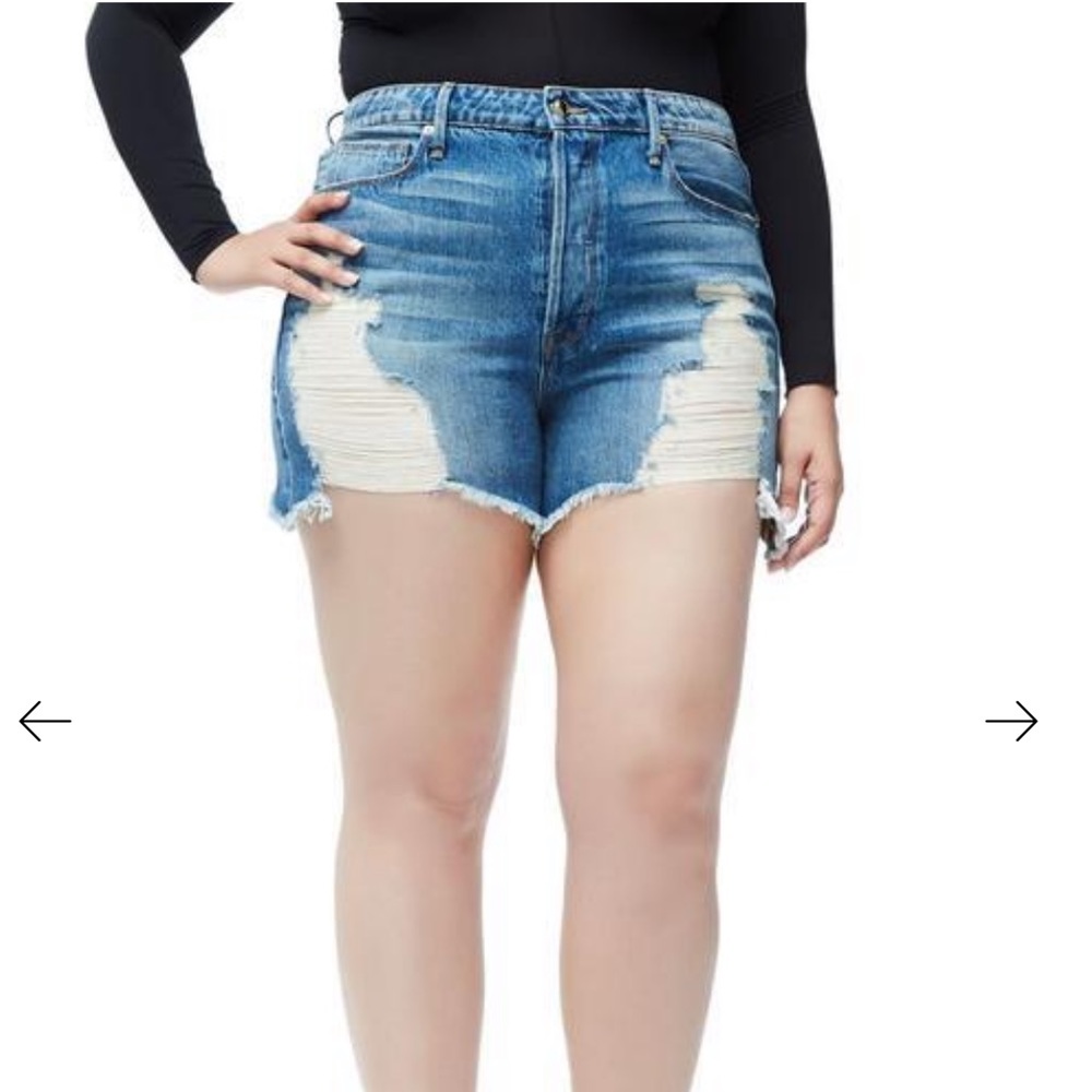 NWT Good American bombshell distressed shorts